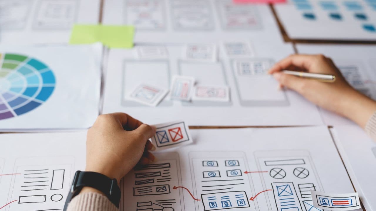 Programmers meeting to design mobile application systems